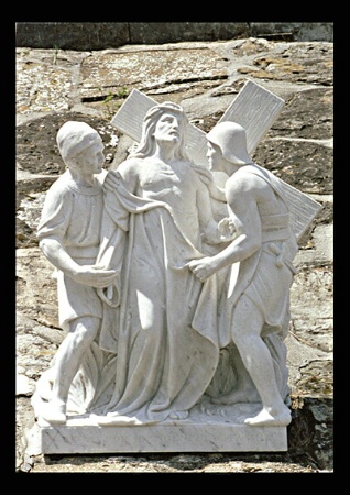 Crusification Statues