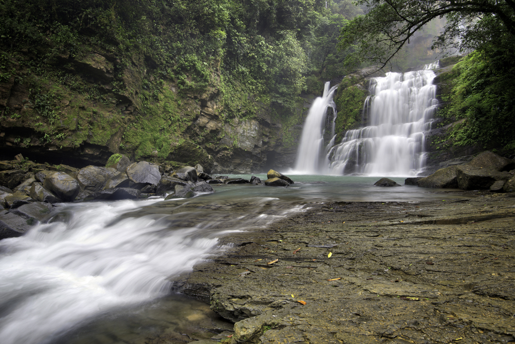 Nauyaca waterfall