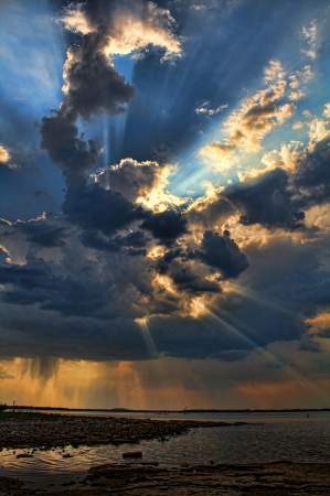 Many Rays On The Lake