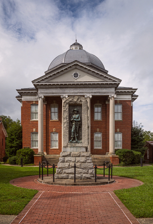 Courthouse in Louisa, Virginia