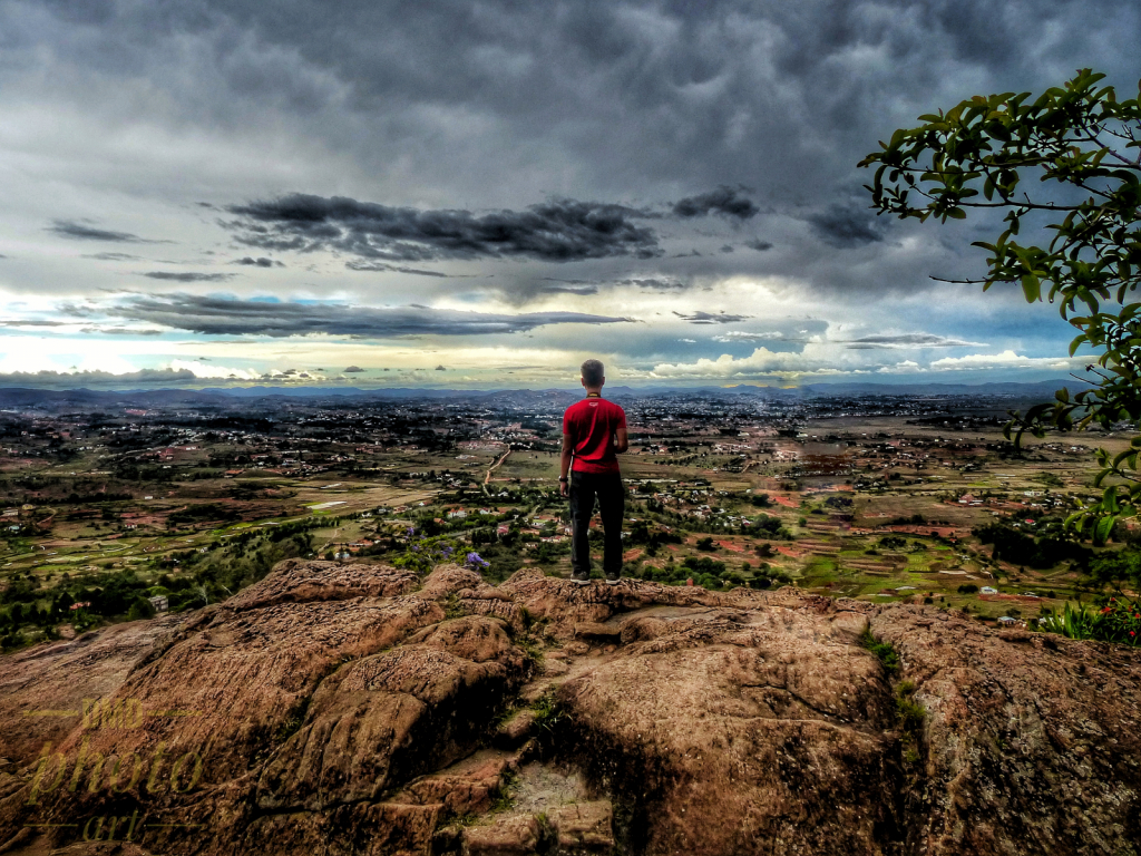 ~ ~ MAN ON THE EDGE ~ ~ 