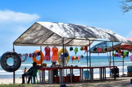 MARKET AT THE BEACH