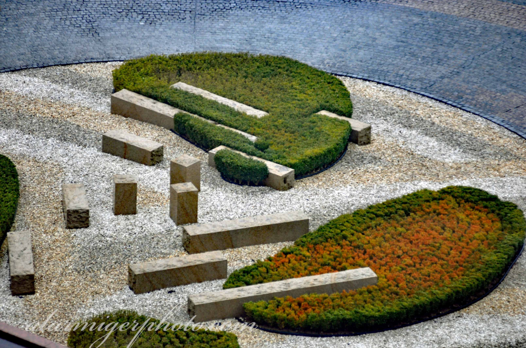 ZEN GARDEN DSC_0065_Alamyready