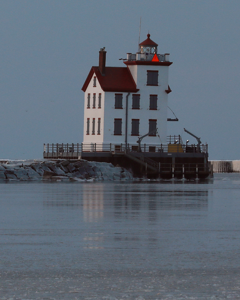 Lorain Lighthouse at dusk 