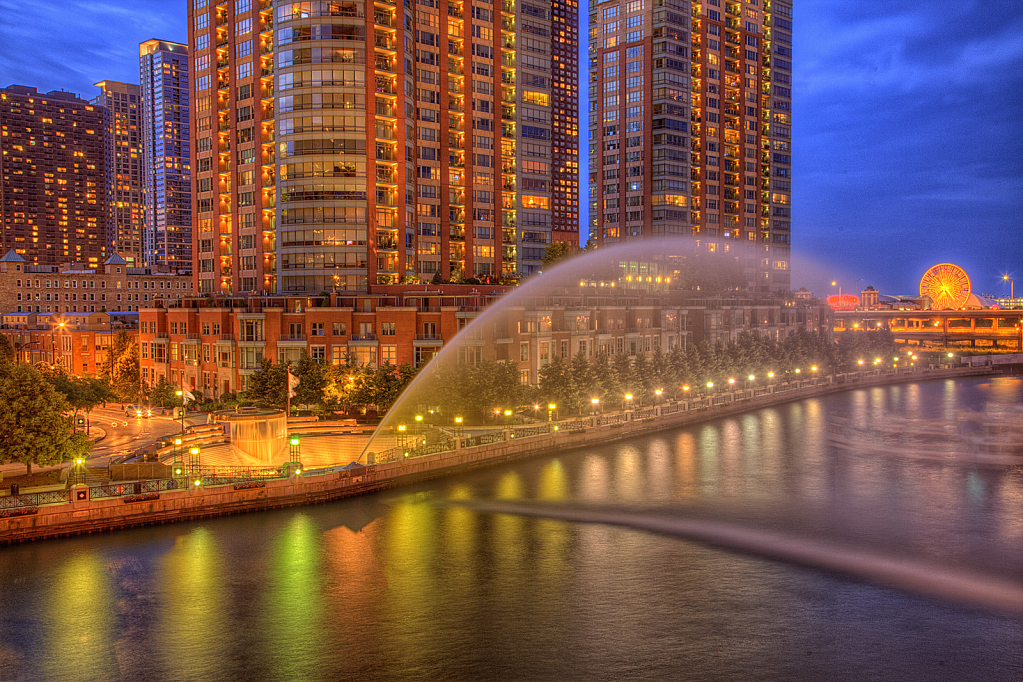Fountain over Chicago River