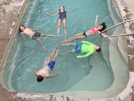 synchronized swimming 