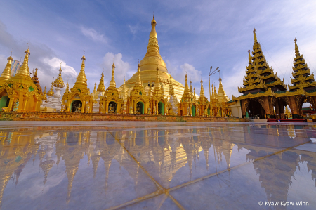 Reflection of Shwedagon Pagoda