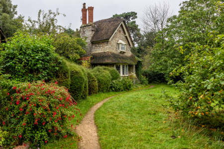 Blaise Hamlet, UK