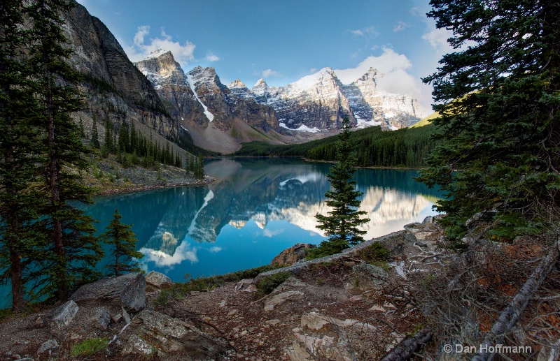 panorama moraine lake