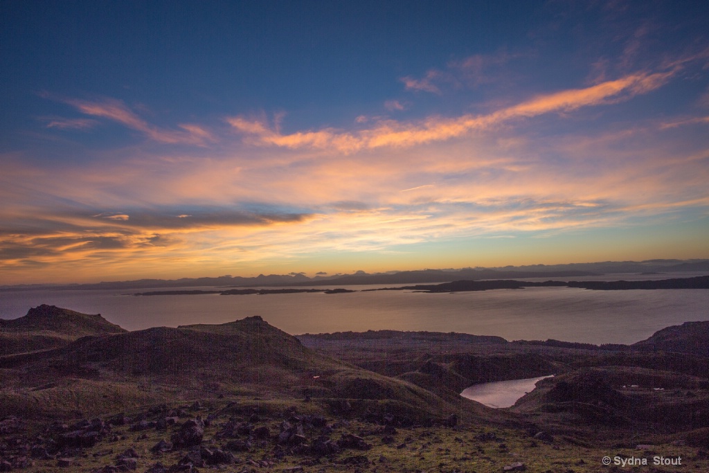 sunrise over old man of storr