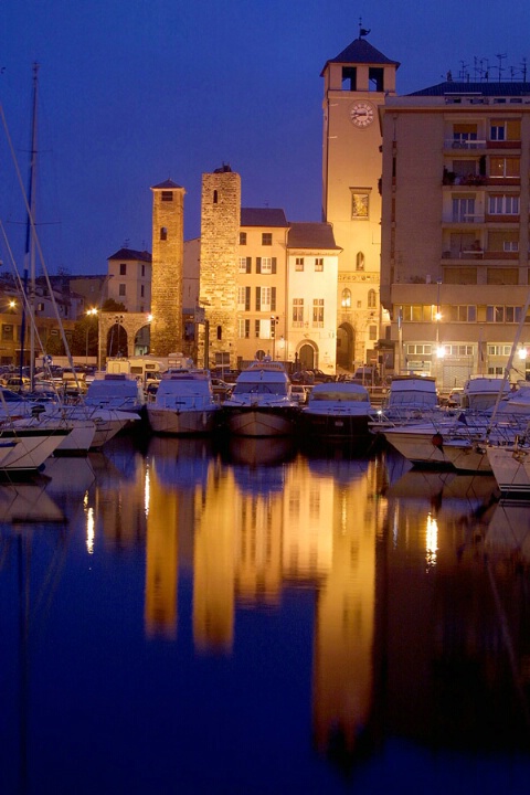 Savona by night