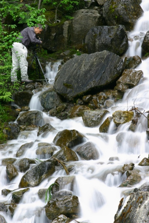 To photograph a waterfall