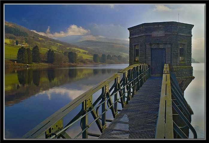 Winter morning at the dam.