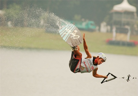 Wakeboard flyer