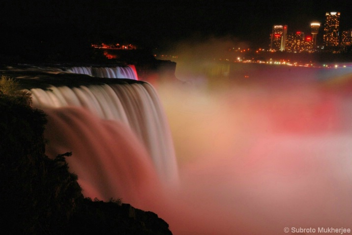 Niagara Falls - Showtime.