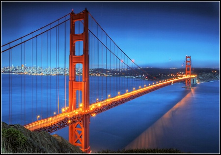 Golden Gate Bridge at dusk