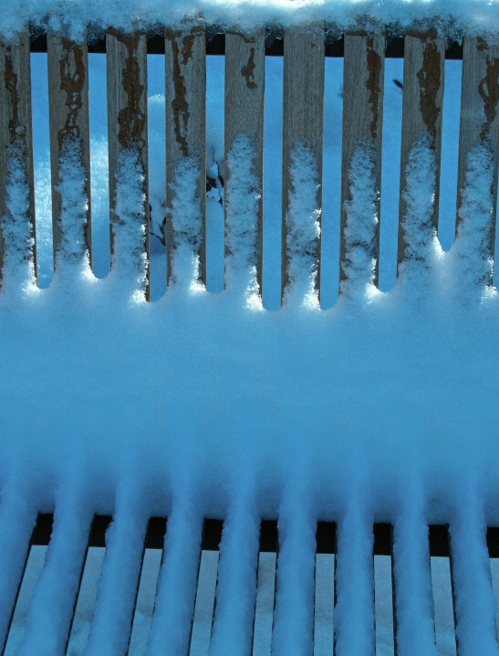 bench-in-snow-1