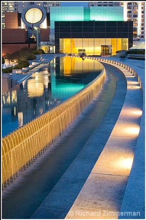 SFMOMA at night