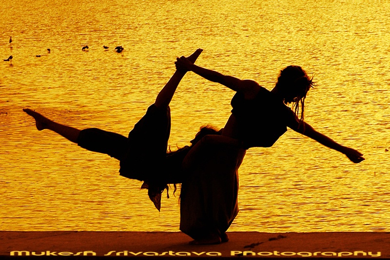 Acrobatics at Pushkar Lake