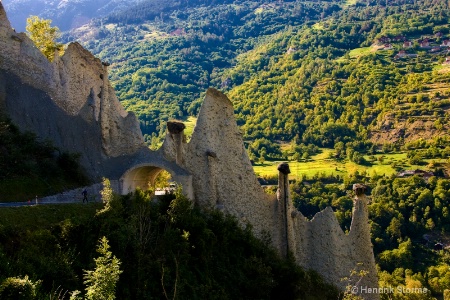 Earth pyramids 