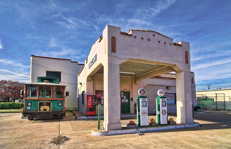 Sinclair Gas Station