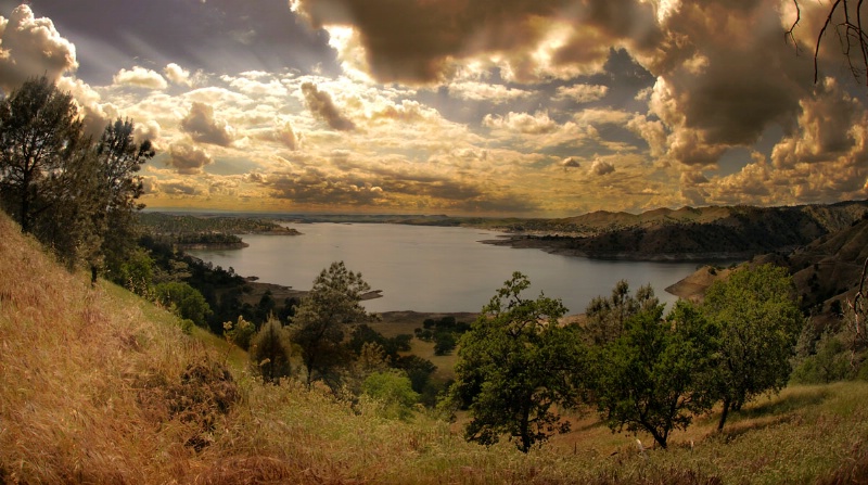 Millerton Lake on Easter Sunday