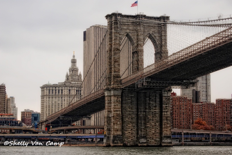 New Yorks Brooklyn Bridge