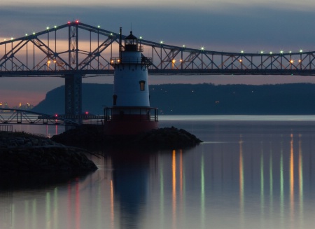 Tapanzee Bridge & lighthouse