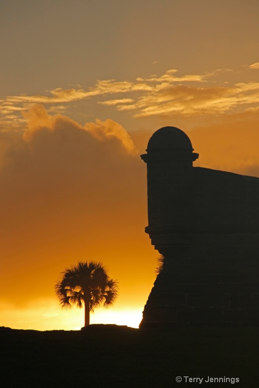 Castillo Sunrise - ID: 13227226 © Terry Jennings