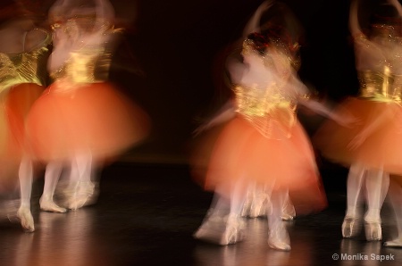 Dancing Ballerinas II