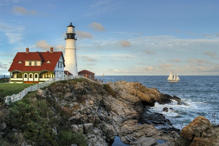 Skirting the Rocks at Portland Head