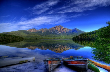 Pyramid lake 