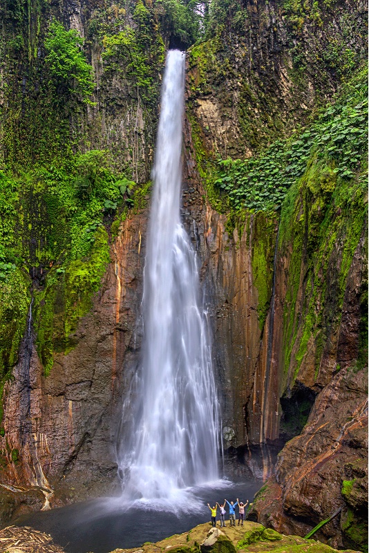 Bajos del Toro waterfall