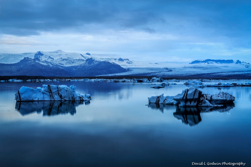 Icebergs in the lagoon