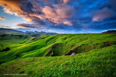 Sunset in the Iceland Countryside !