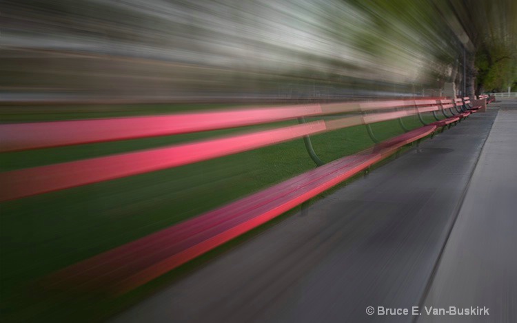 lens zoom and PS zoom of park bench