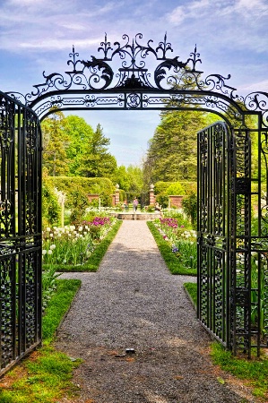 Enter the Gardens