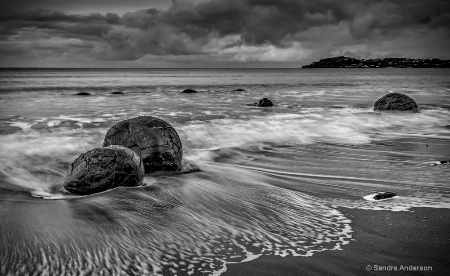 Moeraki Waves