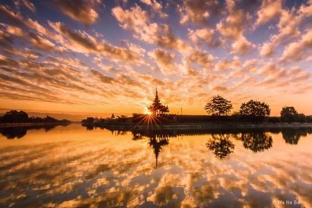 Sunrise at Mandalay palace