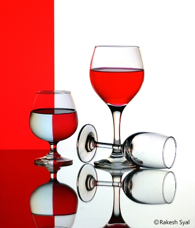 GLASS IN RED & WHITE