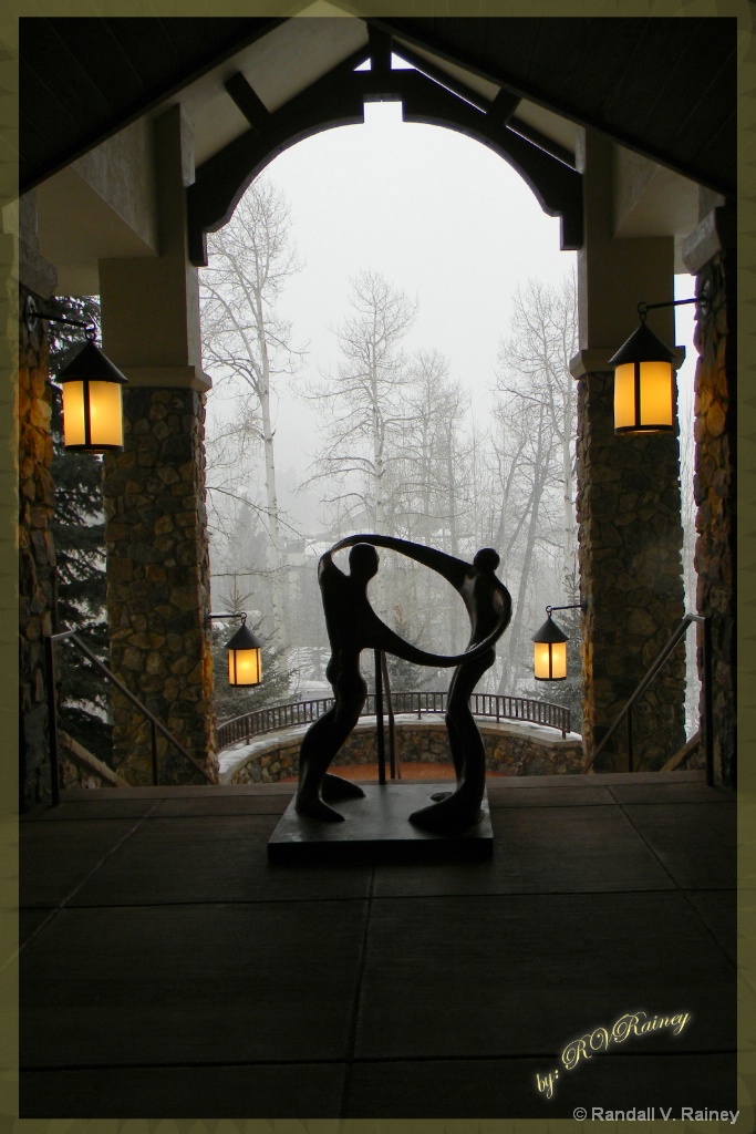 Beaver Creek Artistic Statue (Color)